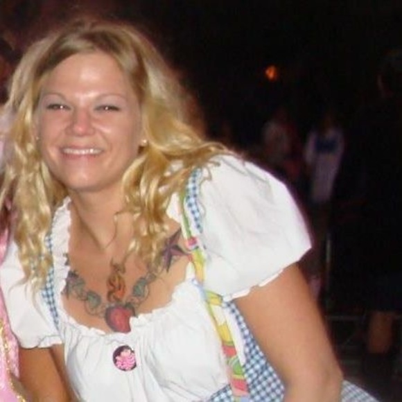 Meet your Posher, Liz - Picture 1 of 1